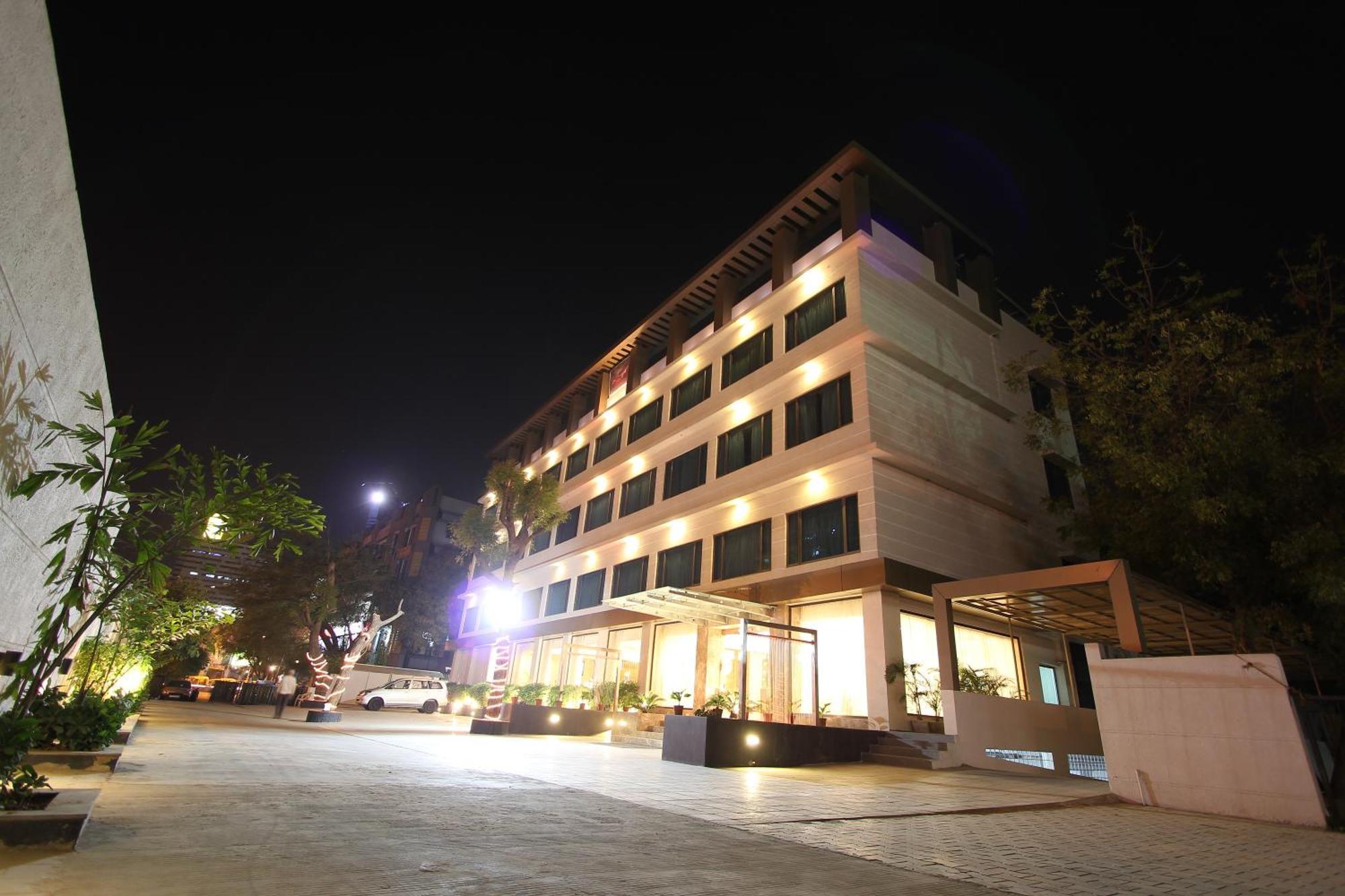 Hotel Riverview Ahmedabad Exterior foto
